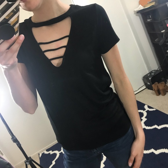 Black Strappy Tee - Picture 4 of 5